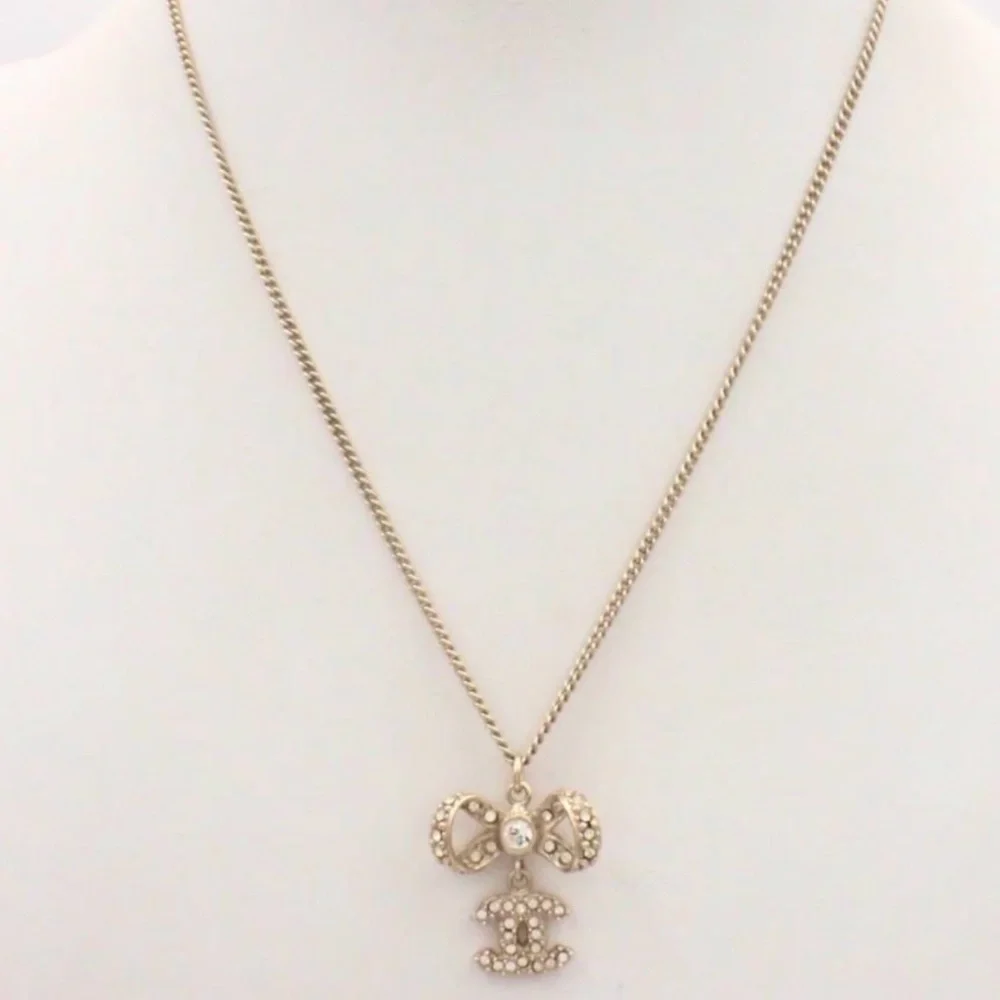 Auth🔥CHANEL  Crystal Bow Necklace🌸W /Free COA / Chanel Box -EUC-